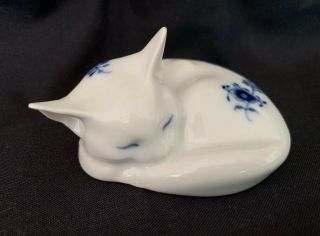 Vintage ROYAL COPENHAGEN Denmark Blue Fluted Cat Figurine 3