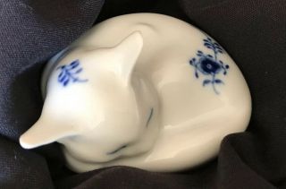 Vintage ROYAL COPENHAGEN Denmark Blue Fluted Cat Figurine 7