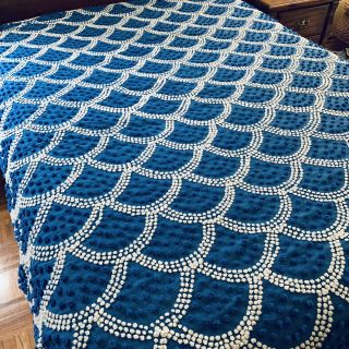 Rare Vintage Chenille Bedspread Full Queen Size Blue White Scalloped Fish Scale