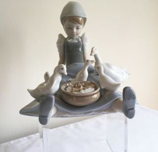 Vintage Lladro Figure Of A Young Girl Sitting Feeding Family Of Ducks