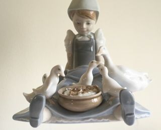 Vintage LLadro Figure Of a Young Girl Sitting Feeding Family Of Ducks 2