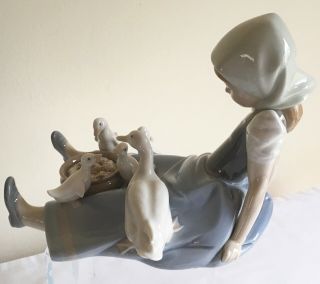 Vintage LLadro Figure Of a Young Girl Sitting Feeding Family Of Ducks 4