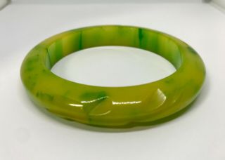 Vintage Bakelite Carved Bangle Lemon Lime Swirl Green & Yellow Bracelet