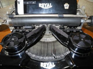 Vintage Royal Model 10 Typewriter with beveled glass sides 3