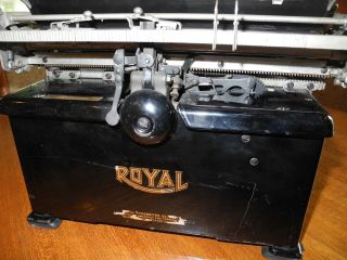 Vintage Royal Model 10 Typewriter with beveled glass sides 6