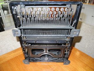 Vintage Royal Model 10 Typewriter with beveled glass sides 7