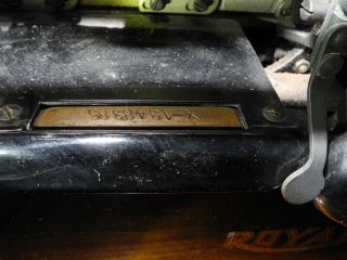 Vintage Royal Model 10 Typewriter with beveled glass sides 8