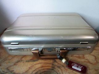Vintage Zero Halliburton Lt Gold Aluminum Briefcase Travel Case Leather Interior