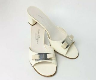 Vintage Salvatore Ferragamo Cream White Patent Leather Toe Slip On Shoes Size 9b