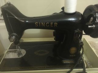 1958 SINGER Vintage sewing Machine Model 99K with Case,  Accessories 2