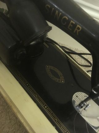 1958 SINGER Vintage sewing Machine Model 99K with Case,  Accessories 6