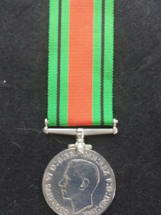British Army Ww Ii Medal Authentic & Orginal Defence Medal Gvi Canada In Silver