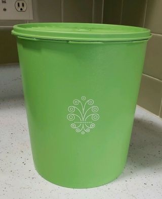 Set of 5 Vintage Tupperware Canisters in Lime AKA Green Apple 10 piece Nesting 3