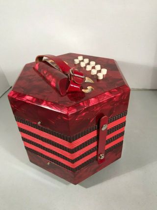 VTG.  CONCERTINA 20 KEY ACCORDION INSTRUMENT RED HEXAGON SQUEEZE BOX / ITALY - BOX 6