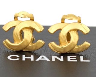 Chanel Cc Logos Earrings Gold Tone Clip - On Vintage W/box 2420