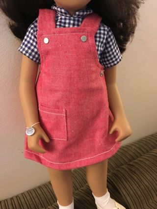 VINTAGE SASHA DOLL 111 BRUNETTE IN RED PINAFORE IN THE BOX STRUNG THIGHT 3