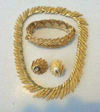 Vntg Crown Trifari Parure Modernist Gold Plated Necklace/ Bracelet/ Ear Clips