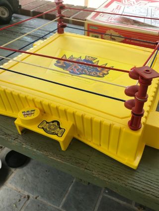 Vintage RARE WWF HASBRO YELLOW KING OF THE RING WRESTLING RING W/ Box,  Book 93 9