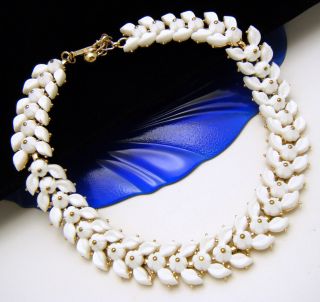 Crown Trifari 1960s Choker Necklace White Lucite Flowers Leaves Gold Tone