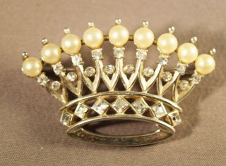 Regal Vintage Crown Trifari Figural Crown Brooch W/faux Pearls/rhinestones