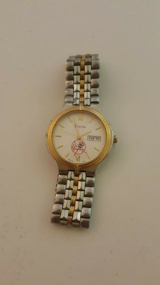 York Yankees Watch 2b717 By Bulova Vintage Chrome & Gold Watch