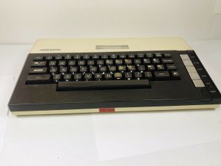 Vintage Atari 800XL Home Computer System Console 2