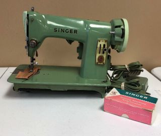 Vintage Singer Model 185j Sewing Machine Running Needs Belt