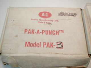 Estate Vintage A - 1 Pak - A - Punch Model 3 Auto Plus Extra ' s / Complete 2