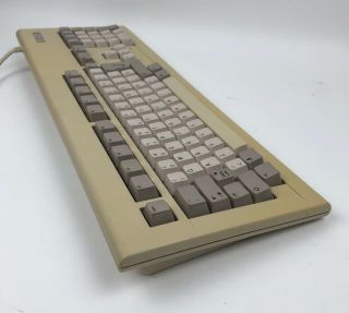 Vintage Commodore Amiga Keyboard Model KKQ - E96YC Commodore Part 312716 - 99 4