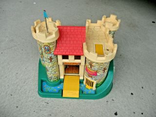Vintage Fisher Play Family Castle 993 (1974) 2