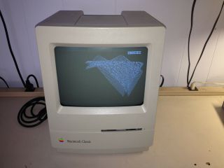 Vintage APPLE Macintosh CLASSIC M0420 All - in - One MAC Computer (1991) 3