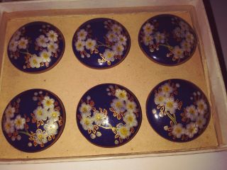 6 Vintage Satsuma Japanese Hand Painted Porcelain Buttons 1 1/4 ".