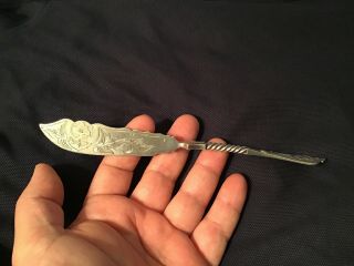 Antique Medallion Master Butter Knife Twist Handle Sterling Silver Vtg