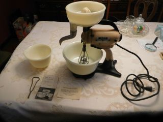 Vtg Hamilton Beach Model D Stand Mixer Milk Glass Bowls Juicer Beaters Pamplet