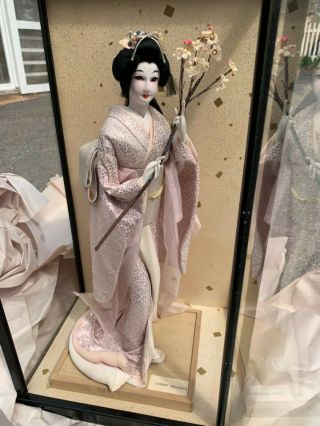 Vintage Japanese Snow Princess Geisha Doll w/ display case 8