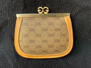 Vintage Gucci Gg Monogram Gg Kiss Lock Closure Coin Purse Wallet