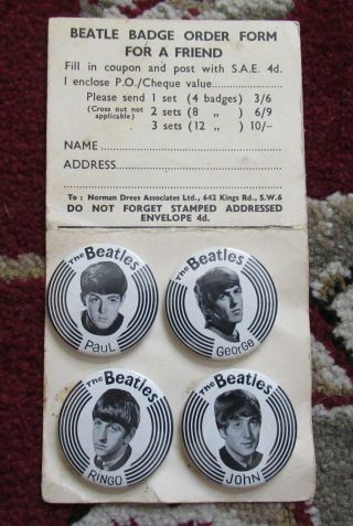 Beatles Ultra Rare Late 1963 Uk Set Of 4 Pinback Buttons / Badges On The Card