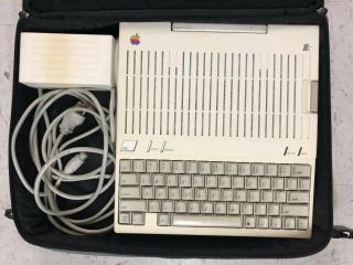 Vintage Apple llc A2S4000 Computer in OEM Carrying Case - & 3