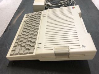 Vintage Apple llc A2S4000 Computer in OEM Carrying Case - & 9