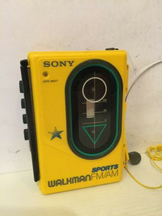 VTG SONY WALKMAN SPORTS CASSETTE AM FM PLAYER WM - F45 YELLOW MDR - W15 HEADPHONES 2