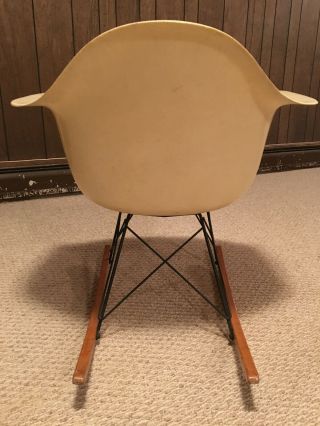Vintage Eames Fiberglass Shell Rocker Rocking Chair 7