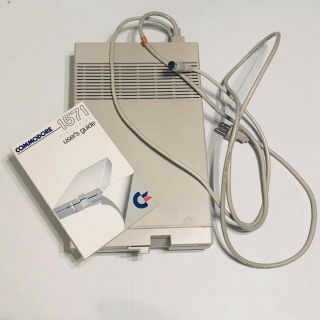 Commodore 1571 Floppy Disk Drive Vintage Computer Drive Read