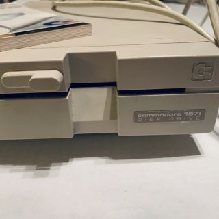 Commodore 1571 Floppy Disk Drive Vintage Computer Drive READ 2