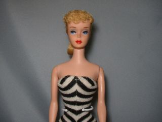 Vintage 1961 BLONDE 5 PONYTAIL BARBIE DOLL in Suit 4