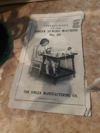 Vintage Singer No.  20 Child ' s Sewing Machine 7