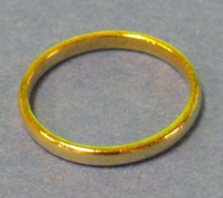 Vintage 18kt Yellow Gold 2mm Wedding Band Size 6