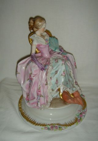 PRETTY VINTAGE CAPODIMONTE PORCELAIN SEATED LACE LADY FIGURINE HOLDING A FAN 2