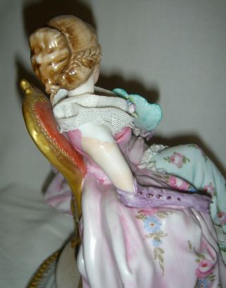 PRETTY VINTAGE CAPODIMONTE PORCELAIN SEATED LACE LADY FIGURINE HOLDING A FAN 5