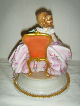 PRETTY VINTAGE CAPODIMONTE PORCELAIN SEATED LACE LADY FIGURINE HOLDING A FAN 6