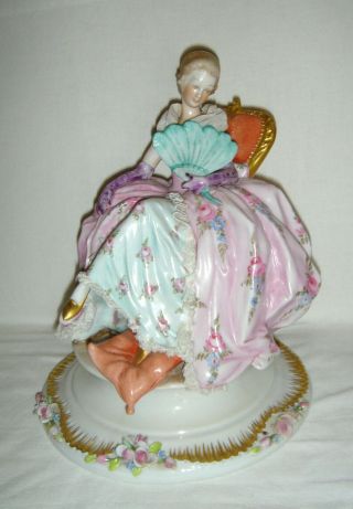 PRETTY VINTAGE CAPODIMONTE PORCELAIN SEATED LACE LADY FIGURINE HOLDING A FAN 7